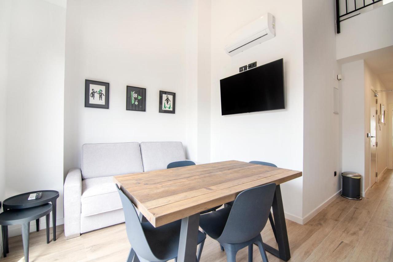 Vlc Host- Eixarchs Apartment บาเลนเซีย ภายนอก รูปภาพ