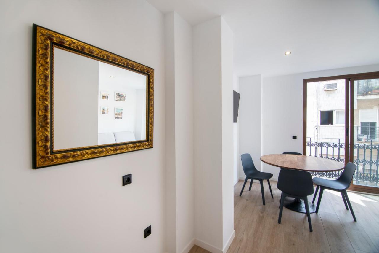 Vlc Host- Eixarchs Apartment บาเลนเซีย ภายนอก รูปภาพ