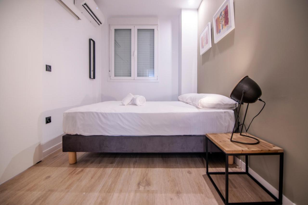 Vlc Host- Eixarchs Apartment บาเลนเซีย ภายนอก รูปภาพ